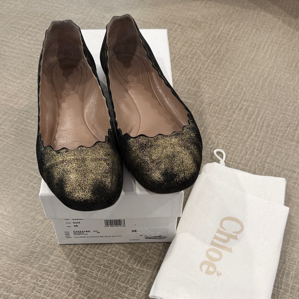 Chloe Women's Black and Gold Flats